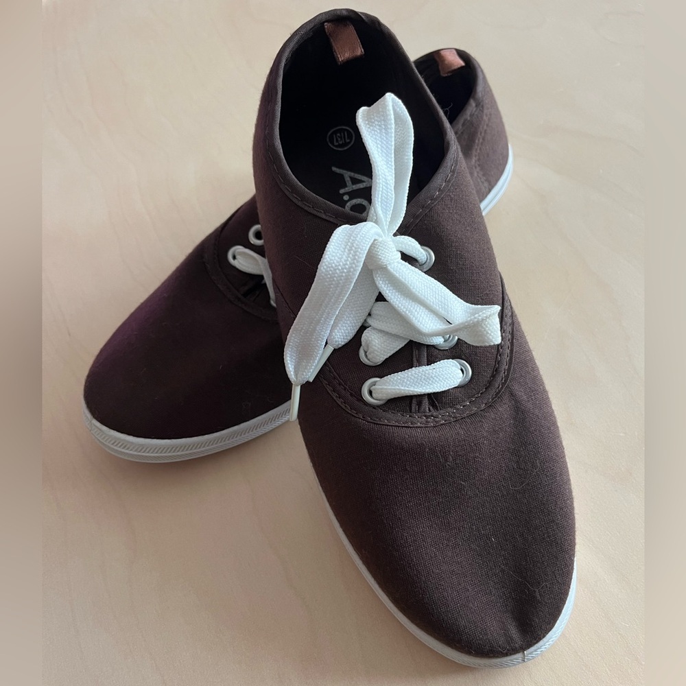 🌸 5/$20 - Size 7 - Canvas Sneakers - NWOT